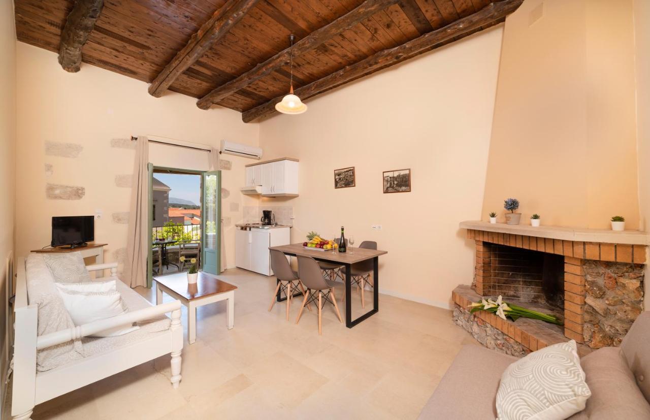 Argoulides Traditional Appartments Chrissi Akti Chania Exterior foto