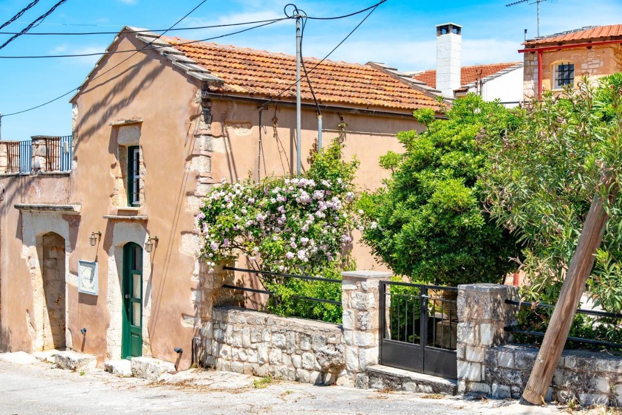 Argoulides Traditional Appartments Chrissi Akti Chania Exterior foto