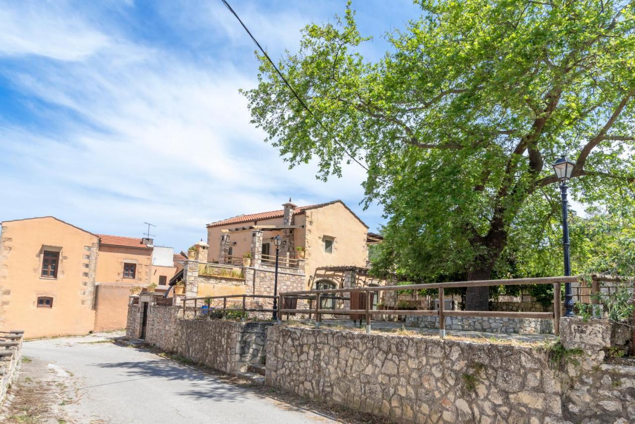 Argoulides Traditional Appartments Chrissi Akti Chania Exterior foto
